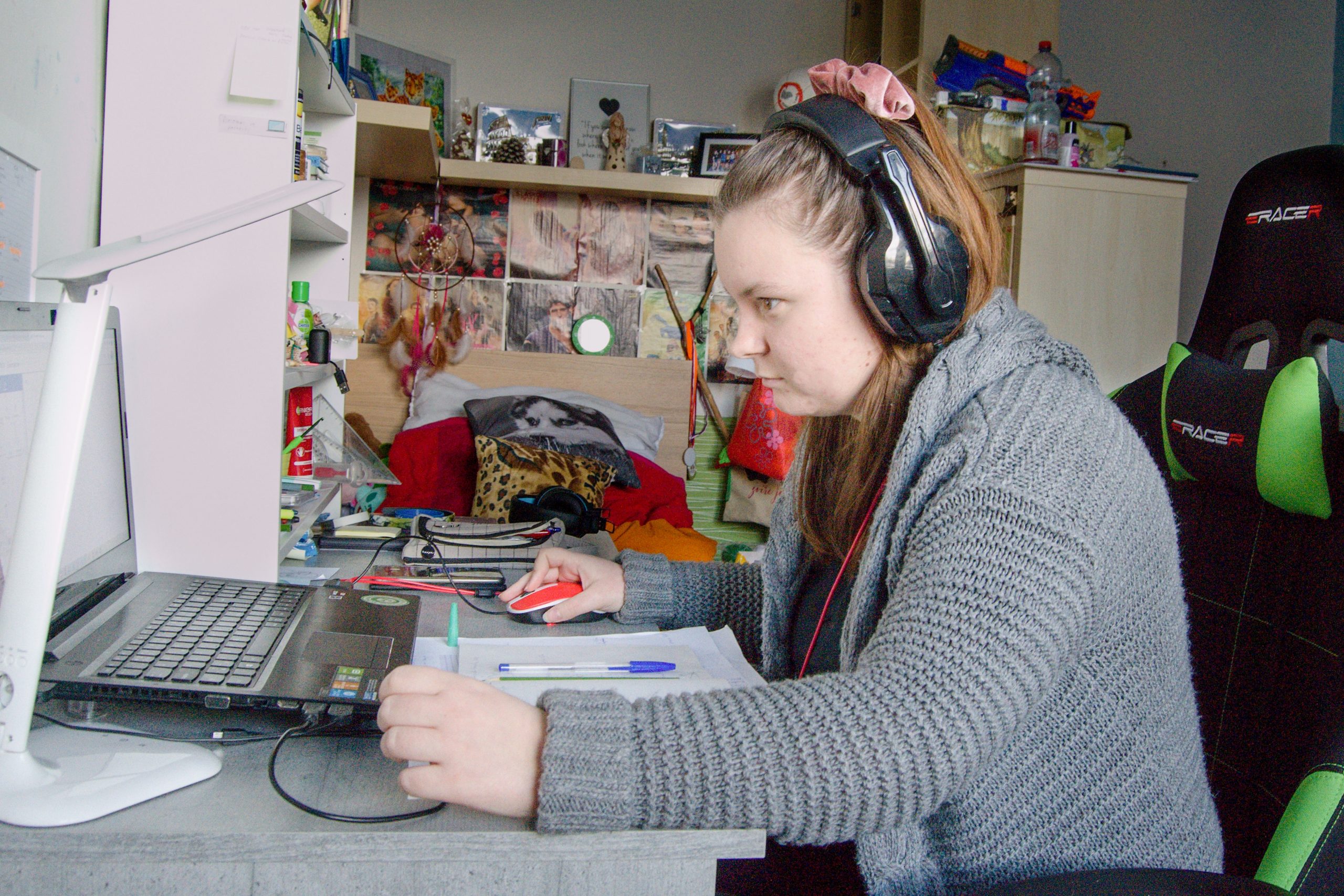 Můj studentský život neexistuje. Vstanu, zapnu notebook, jdu na hodinu, a&nbsp;pak ho zase zaklapnu