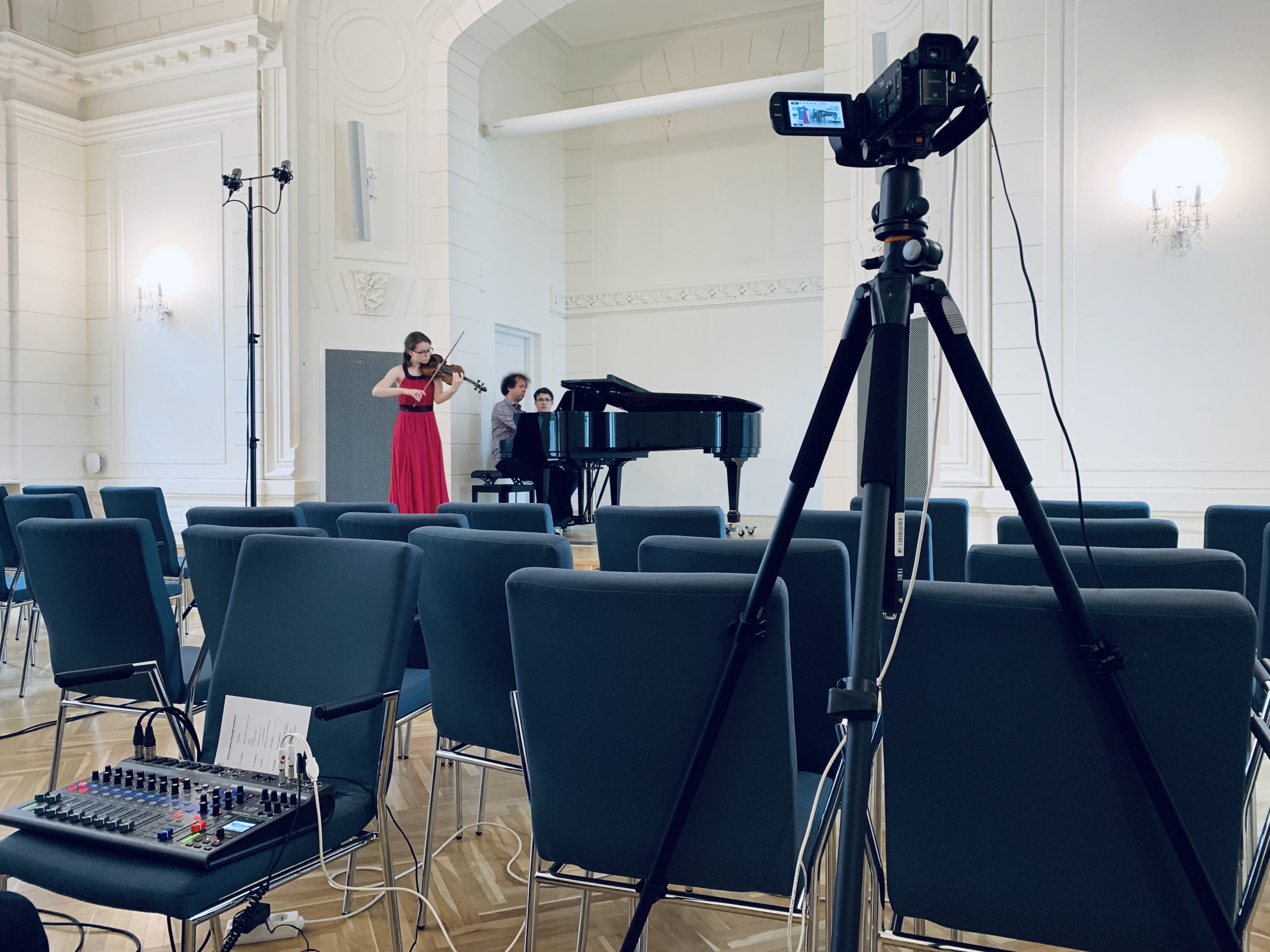 Koncerty absolventů Fakulty umění živě i&nbsp;ze záznamu