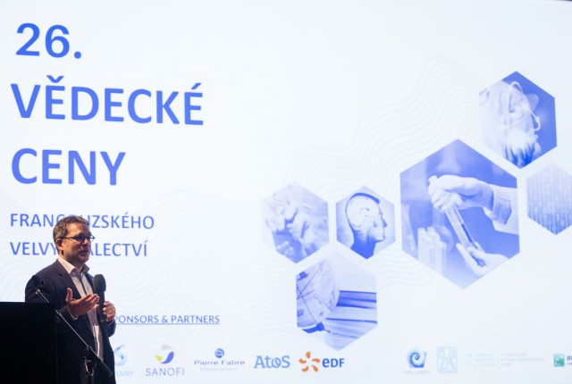 Francouzské velvyslanectví vyhlašuje vědecké ceny pro doktorské studenty