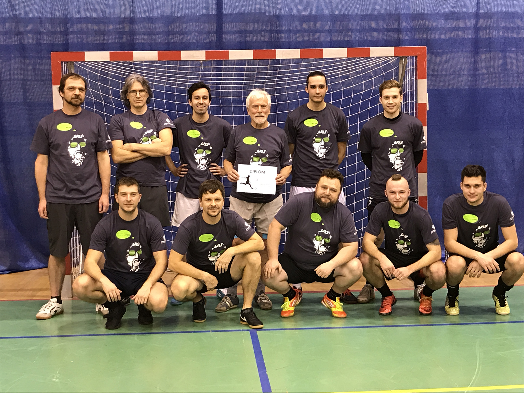 Boj o&nbsp;titanového Áju se blíží