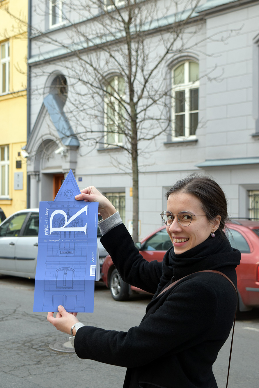Barvitý příběh budovy R umožnil, aby vznikla krásná kniha
