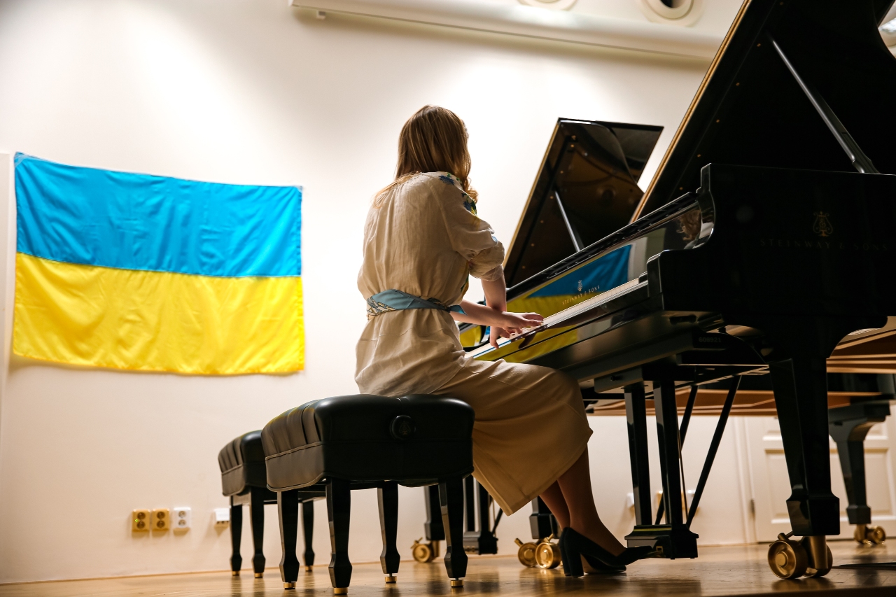 Od myšlenky ke koncertu za méně než den. Studenti Fakulty umění podpořili beneficí Ukrajinu