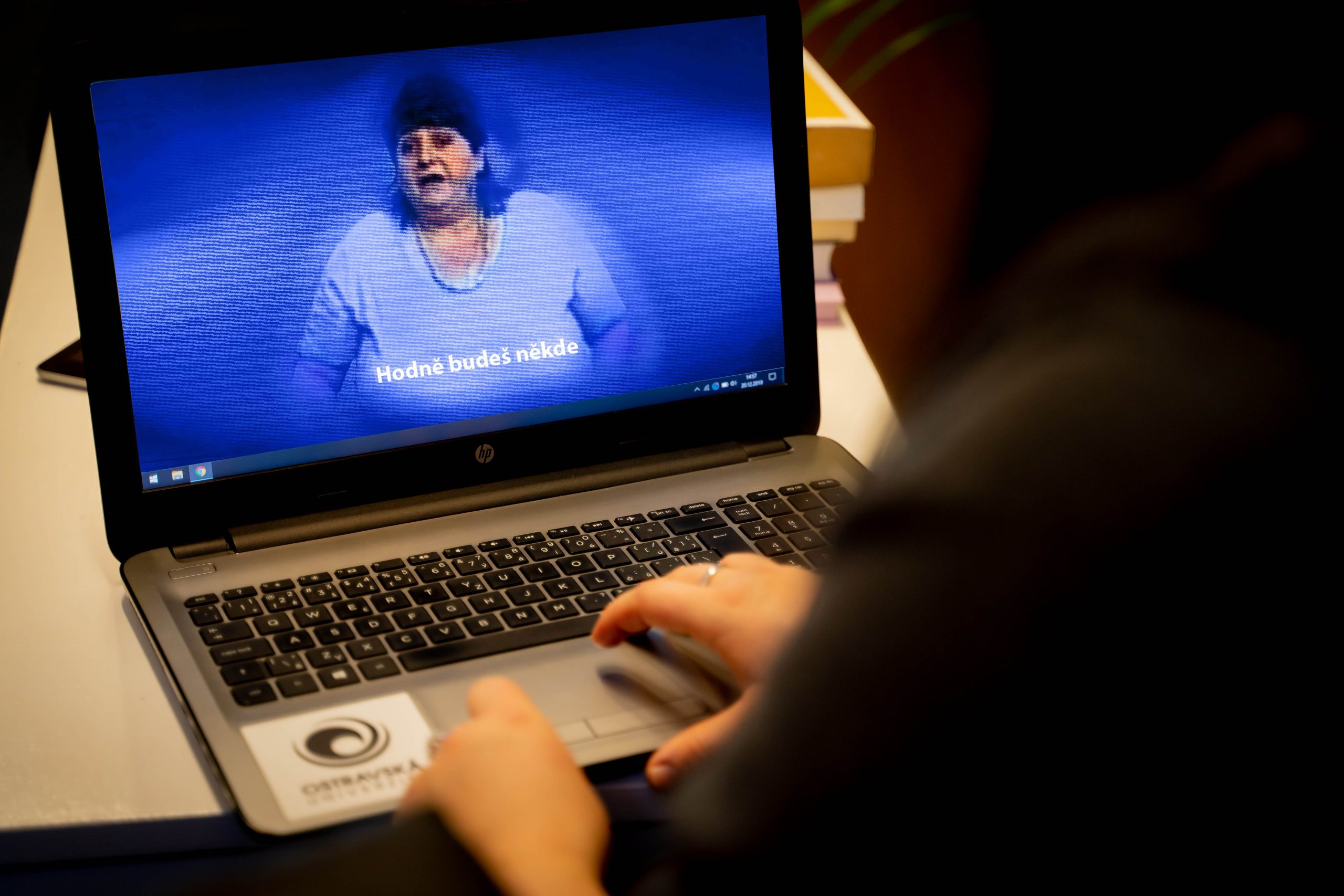 „Hodně budeš někde.“ Jolandiny věštby díky AI předpovídají studentům jakou si vybrat práci: Přelomovou aplikaci představí Ostravská univerzita na festivalu Za kariérOU