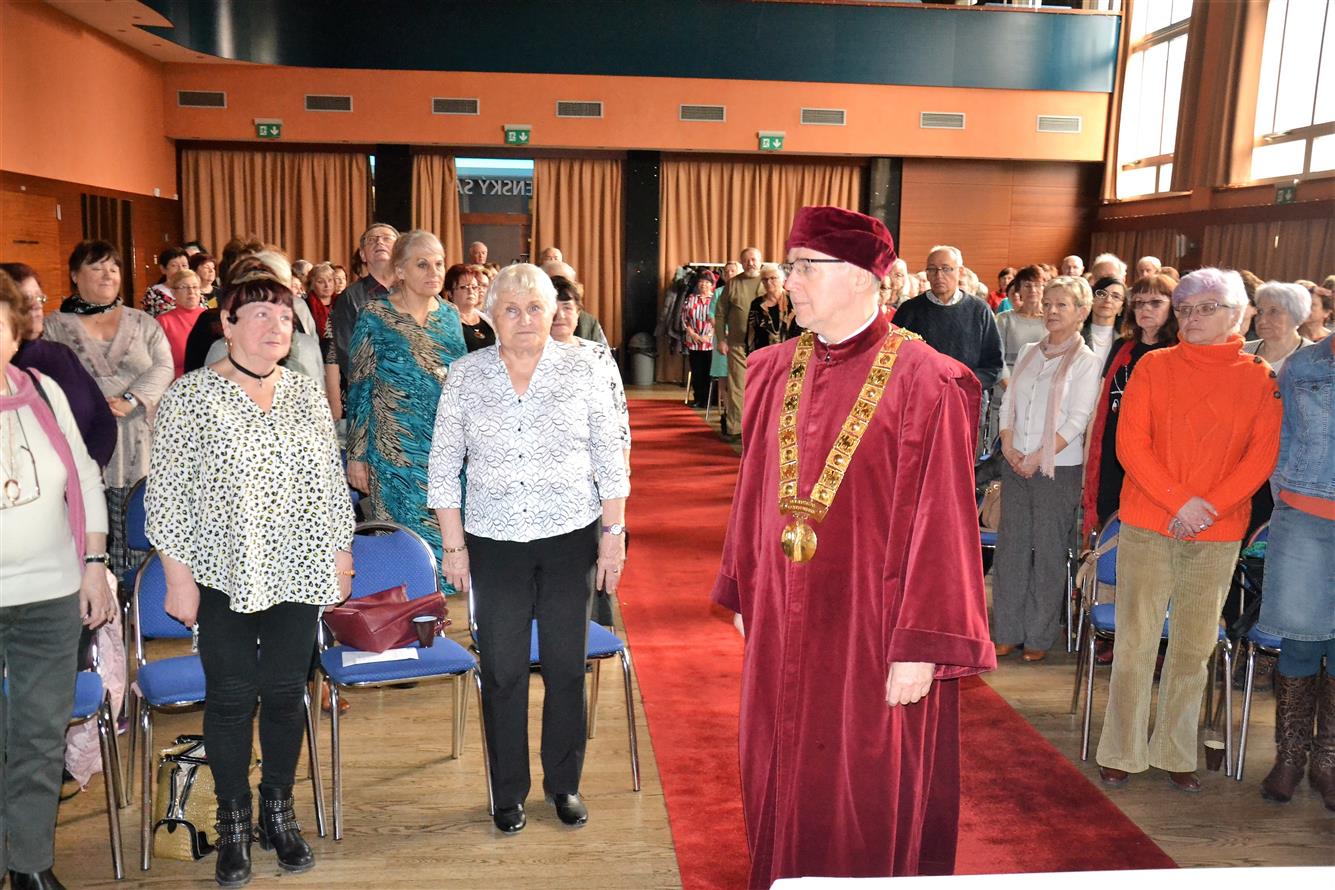 V Třinci imatrikulovali studenti a&nbsp;studentky univerzity třetího věku. V&nbsp;prvním semestru se zaměří na Historii Těšínského Slezska