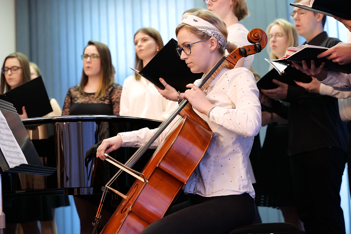 FOTOREPORTÁŽ: Jarní koncert studentů hudební výchovy