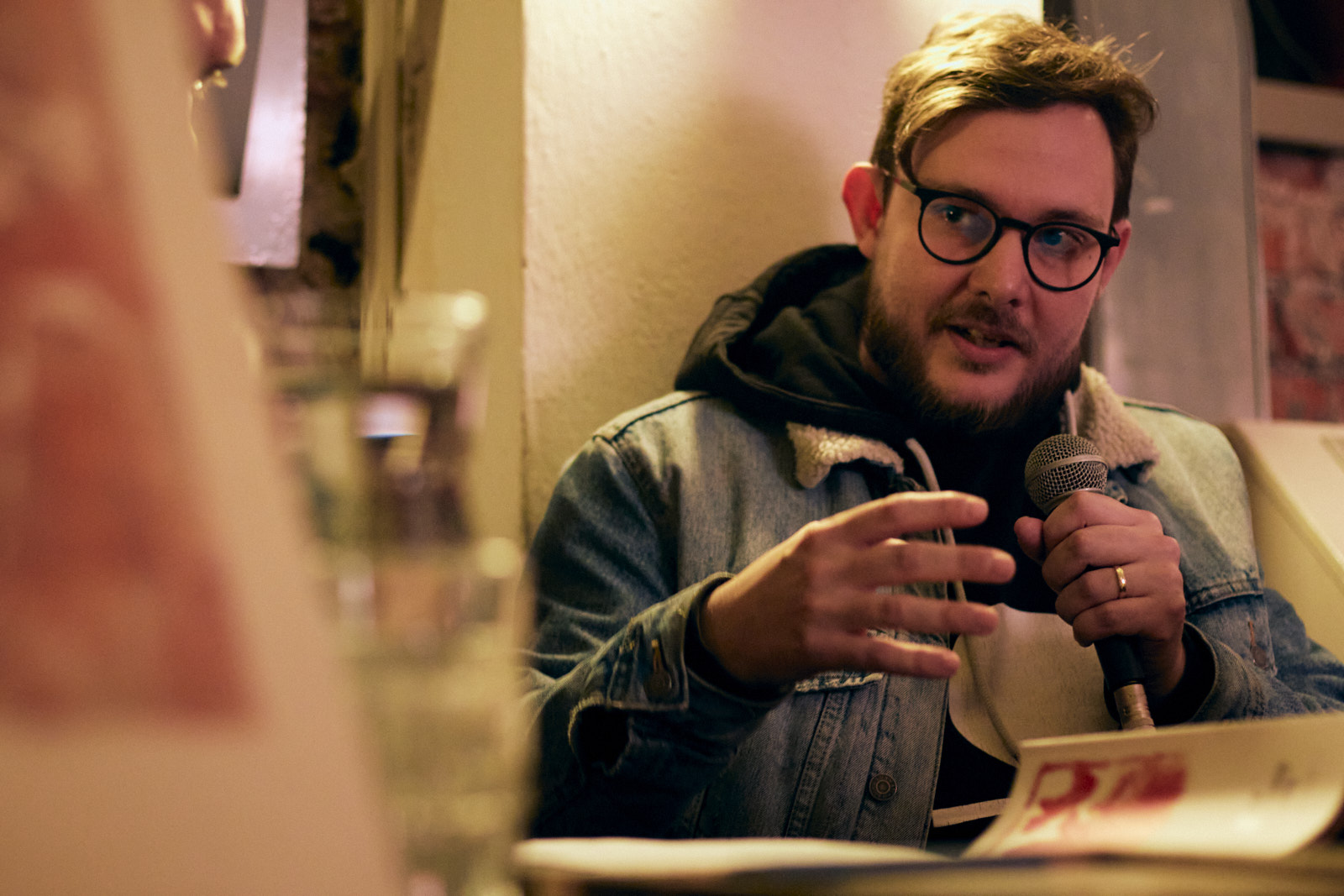 Novinku letošních Jantarů moderuje Roman Polách. Přijďte na setkání nominovaných v&nbsp;kategorii Literatura