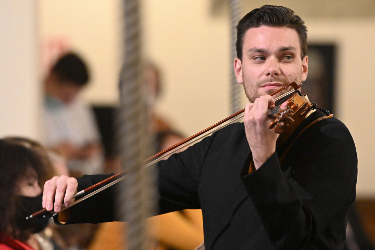 Houslový virtuóz a&nbsp;koncertní mistr České filharmonie Jiří Vodička 8.&nbsp;června na Ostravské