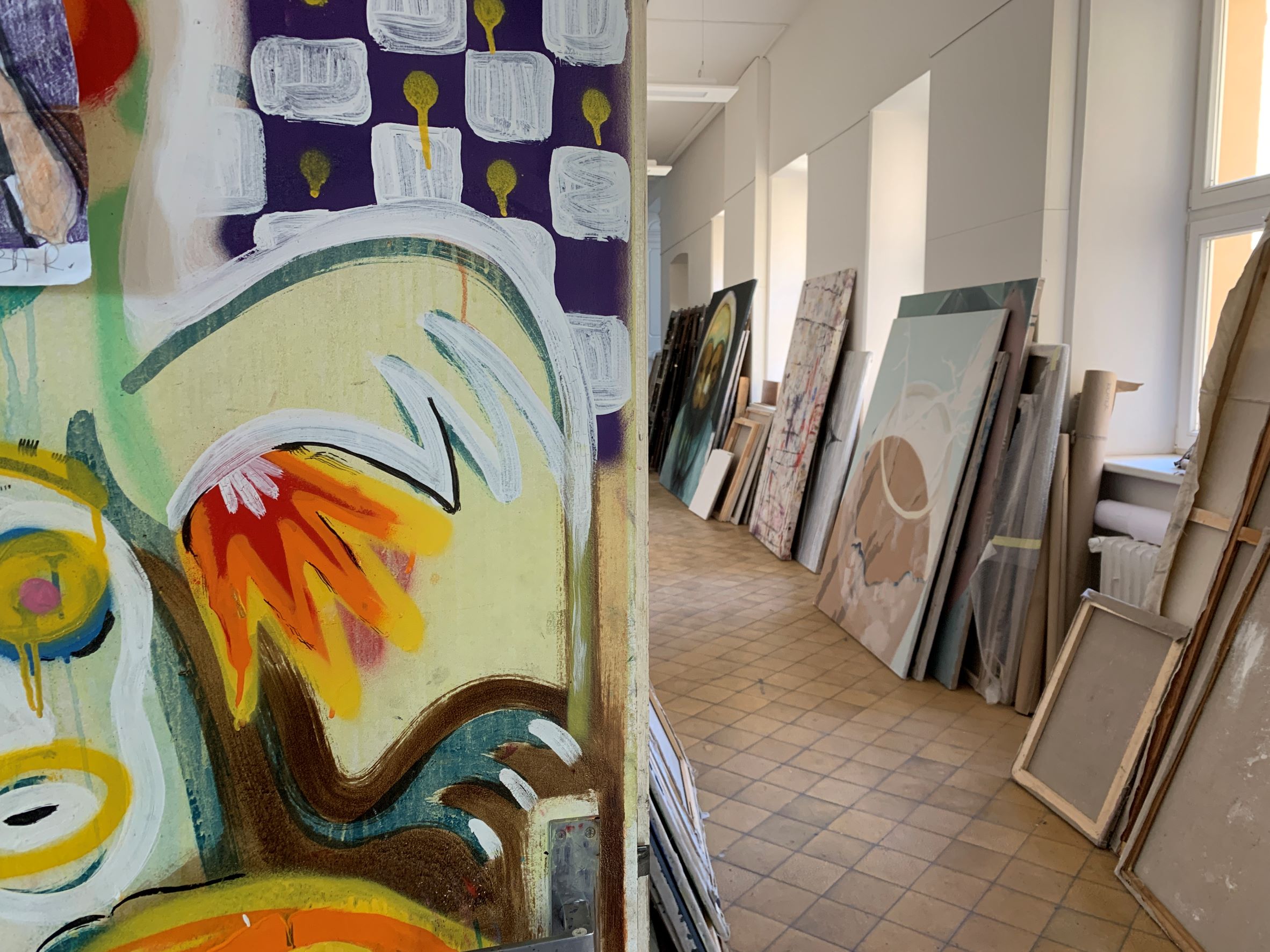 1/Krypto: výstava obrazů ateliéru Malba I&nbsp;napříč pěti ročníky