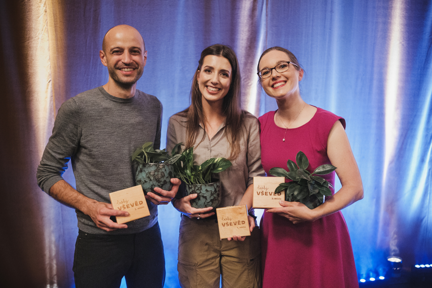 Obrovský úspěch popularizátorky vědy Evy Bílkové z&nbsp;Ostravské univerzity. Odnáší si titul Český Vševěd 2022