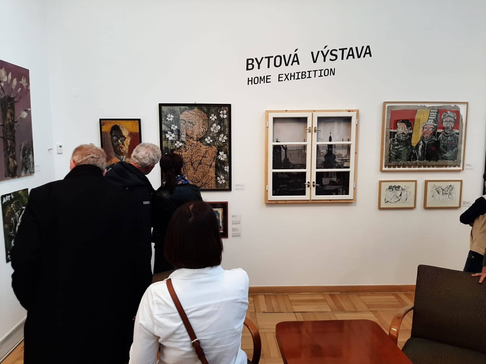 Po třiceti letech členové skupiny Přirození opět vystavují