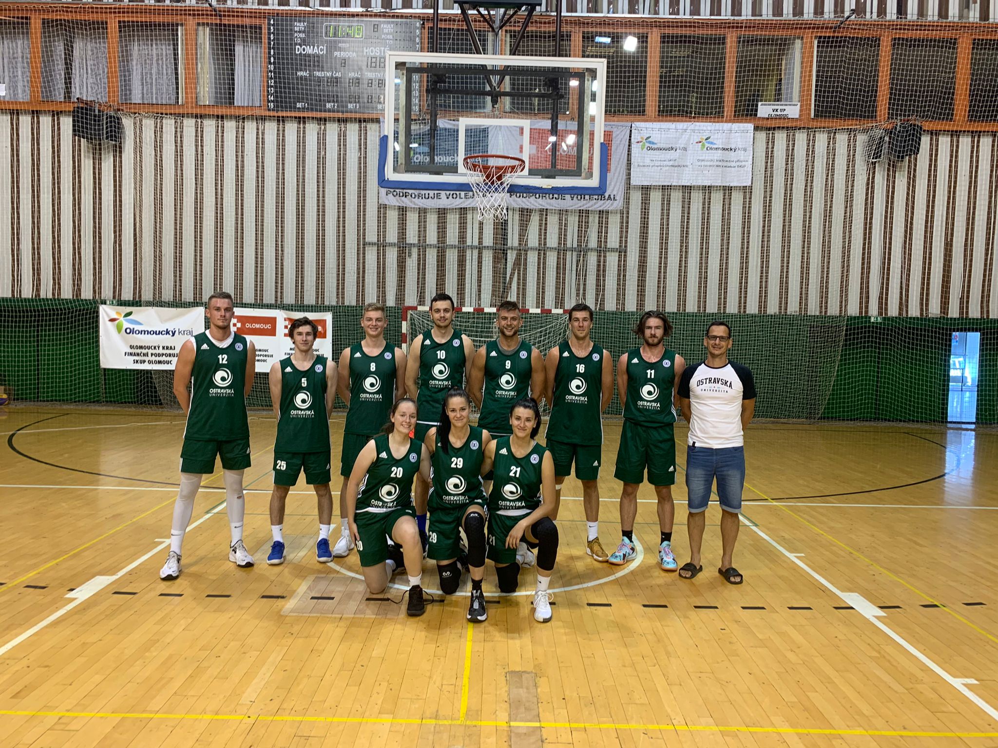 První univerzitní basketbalové derby se blíží