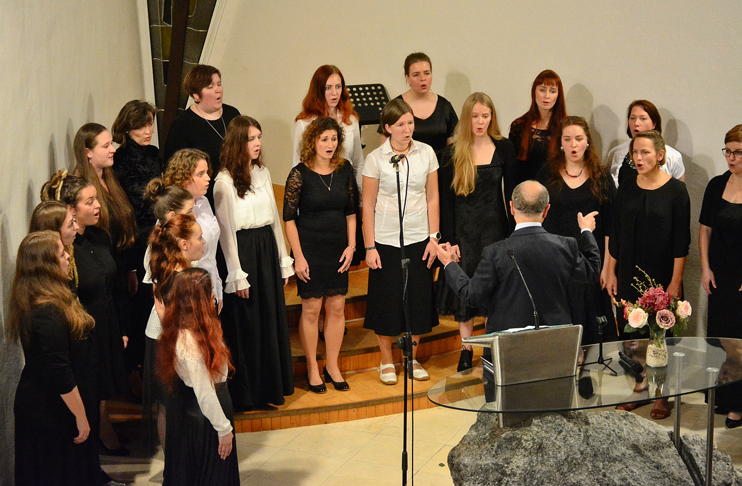 Legendární vokální soubor Adash obnovuje svou činnost