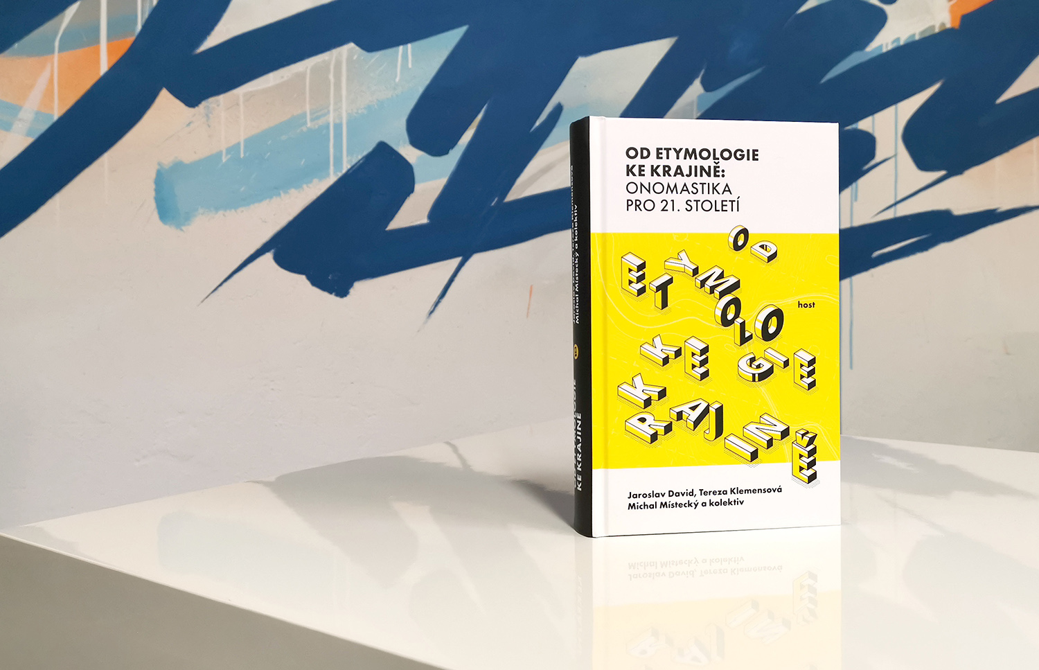 Jaké příběhy se skrývají za jmény? Na to odpovídá nová publikace katedry českého jazyka