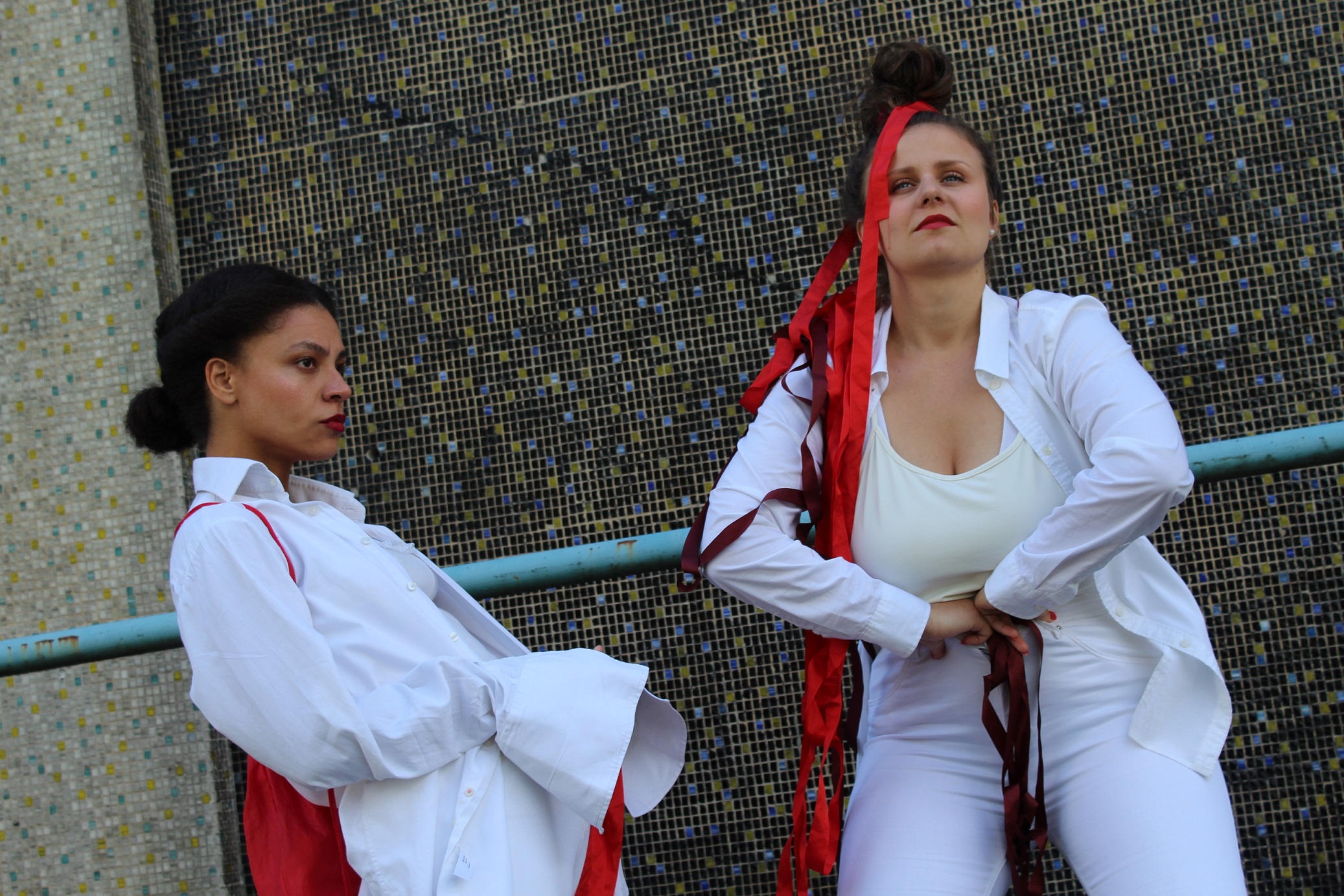 OU@live naživo: Jedna otázka, dvě odpovědi. Beseda s&nbsp;herečkami Karolínou Hýskovou, Annou Bangoura a&nbsp;autorkou Terezou Agelovou