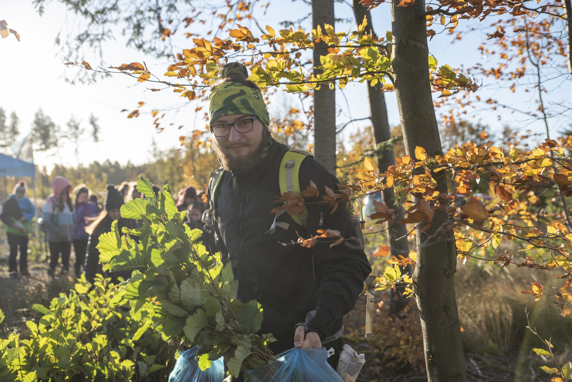 Teambuildingová akce na čerstvém vzduchu? Přihlaste se a&nbsp;sázejte stromy s&nbsp;Ostravskou
