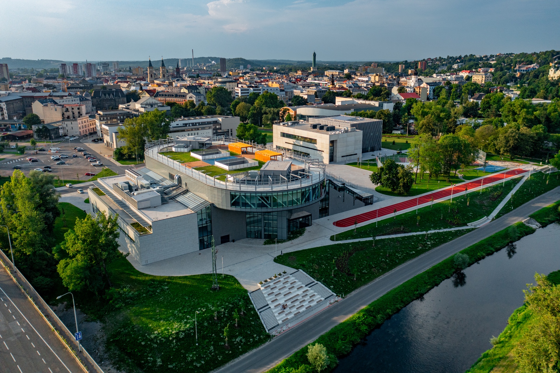 Rekordní zájem o&nbsp;studium na Ostravské univerzitě! Počet přihlášek vzrostl téměř o&nbsp;10 procent