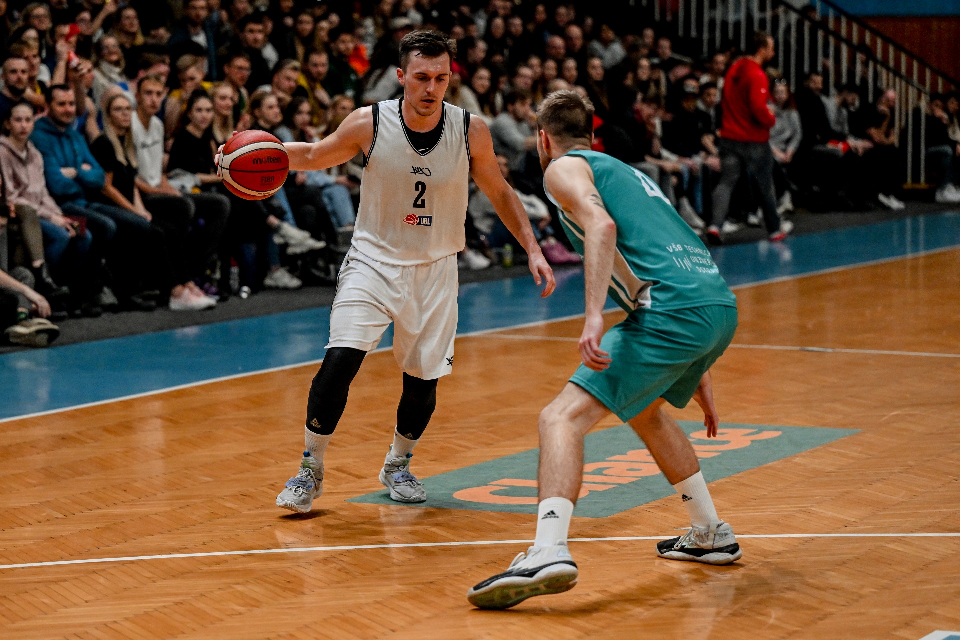 Basketbalová akce roku je zpět! Přijďte podpořit Ostravskou na basketbalové derby