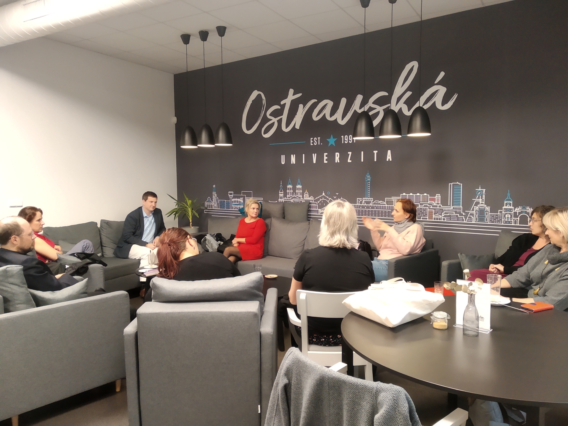 Otvíráme mezifakultní diskusi: Jak se nám učí na Ostravské?