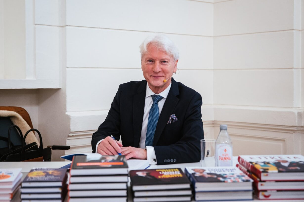 Přednáška Ladislava Špačka: Etiketa a&nbsp;diplomatický protokol aneb Dnešní muži nic nevydrží?