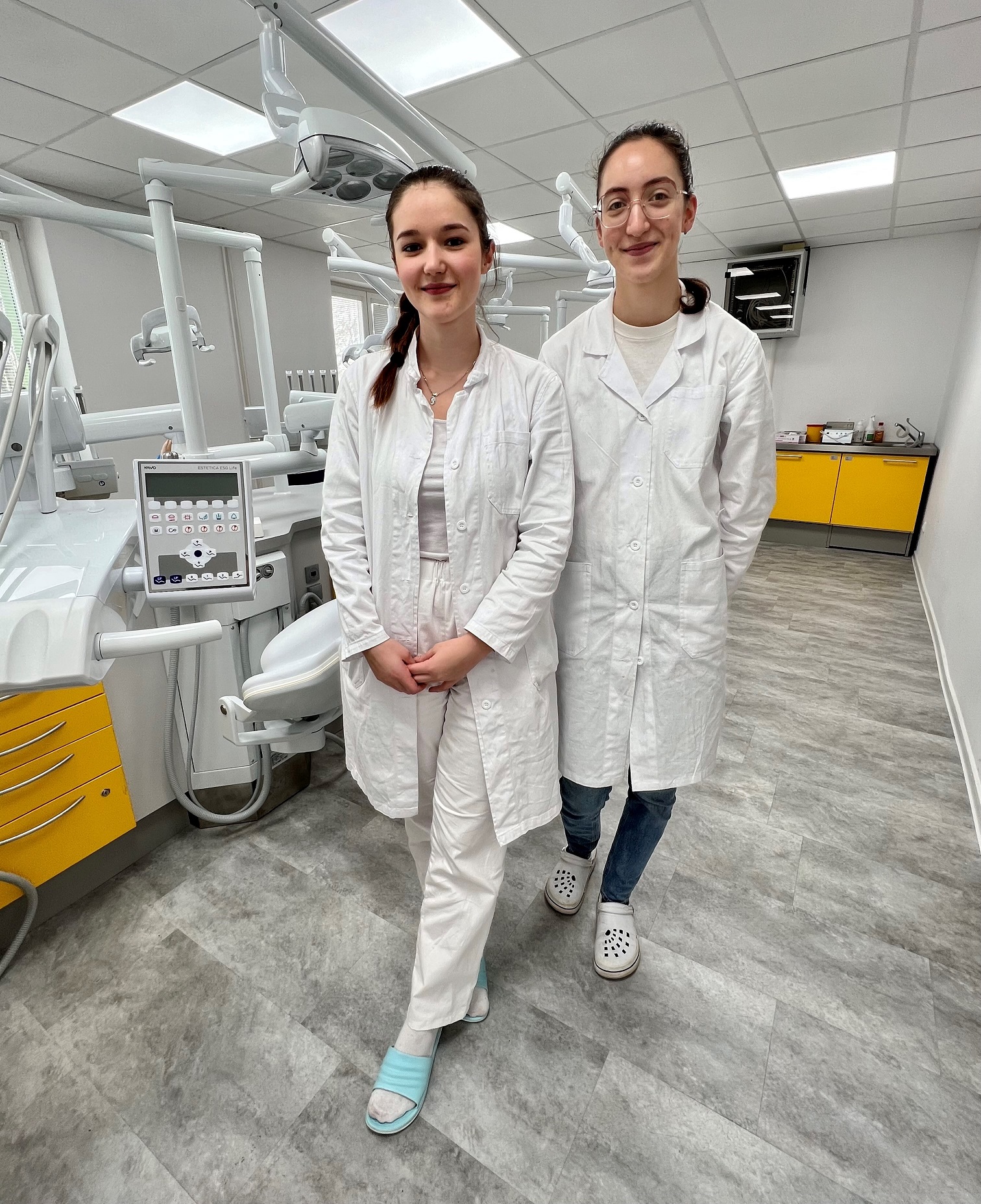 Studentka stomatologie Karolína Ptáčková: Překvapilo mě, jak brzy jsme začali s&nbsp;praktickou výukou