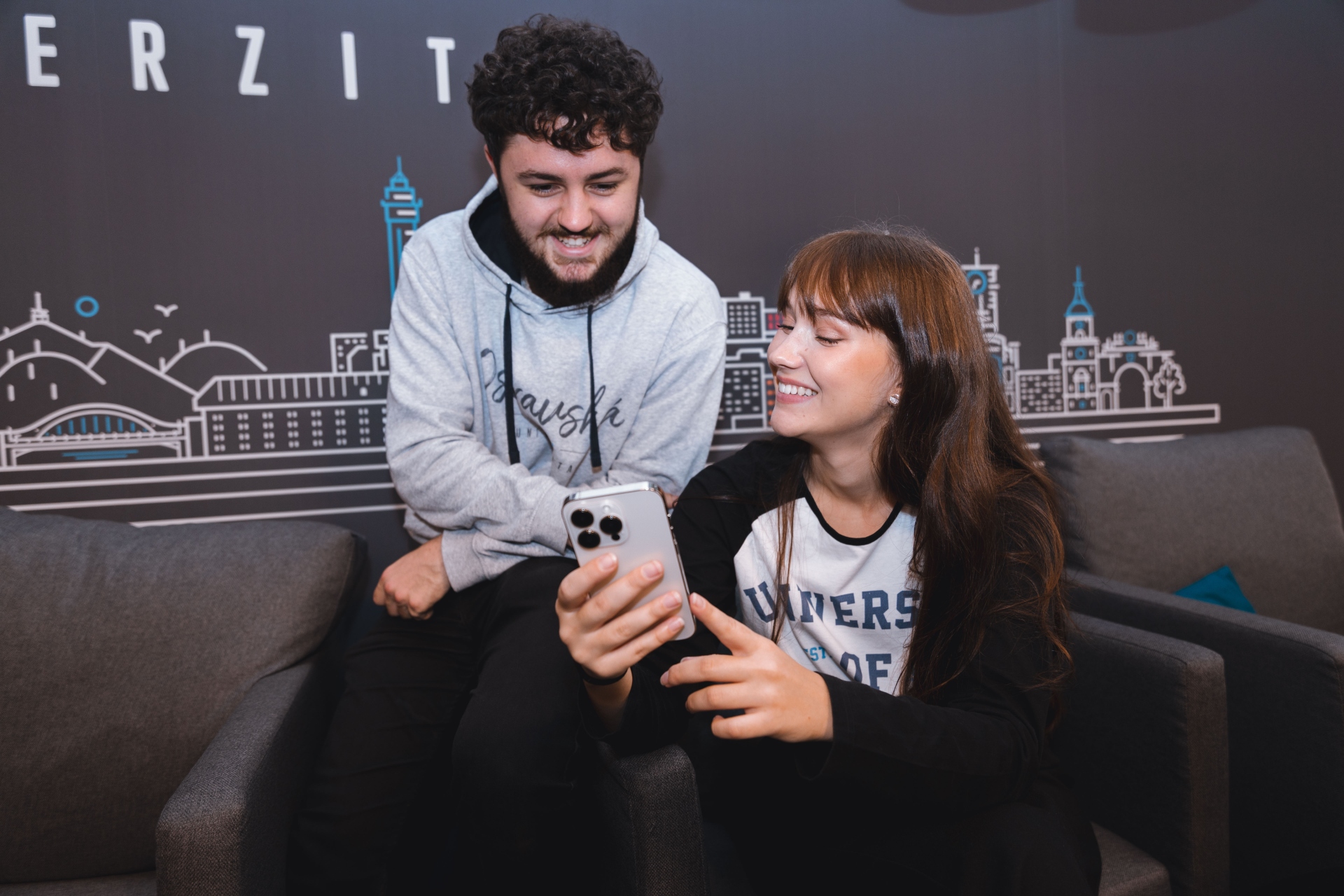 Jaké je studium na Ostravské? Jak probíhají přijímačky? Co vysokoškolský život v&nbsp;Ostravě? Ptejte se na instagramových Live Q&A&nbsp;27.&nbsp;až 29.&nbsp;února