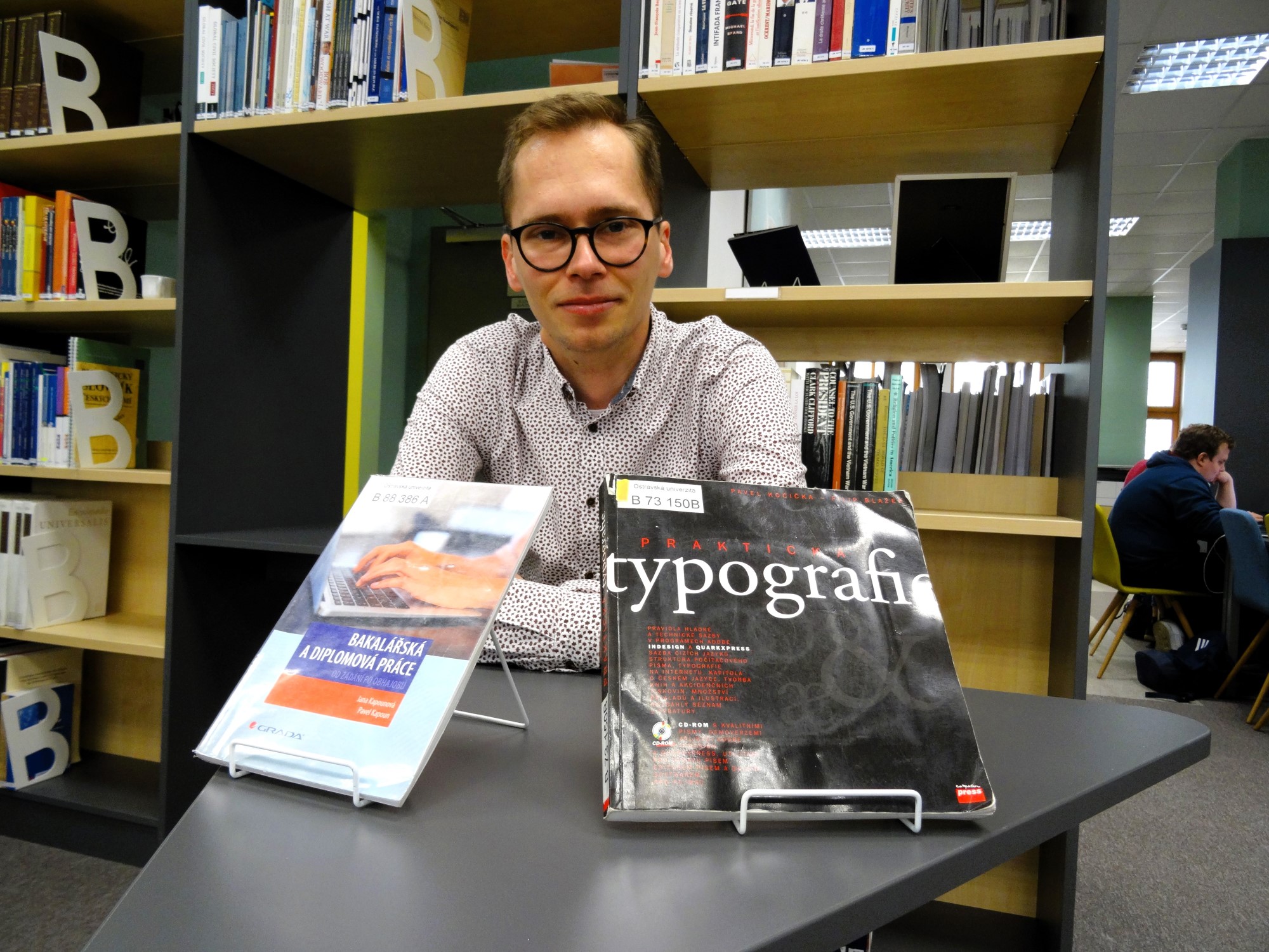 Čárka vedle Shiftu není pomlčka! Jak na typografická pravidla vám poradí v&nbsp;Univerzitní knihovně