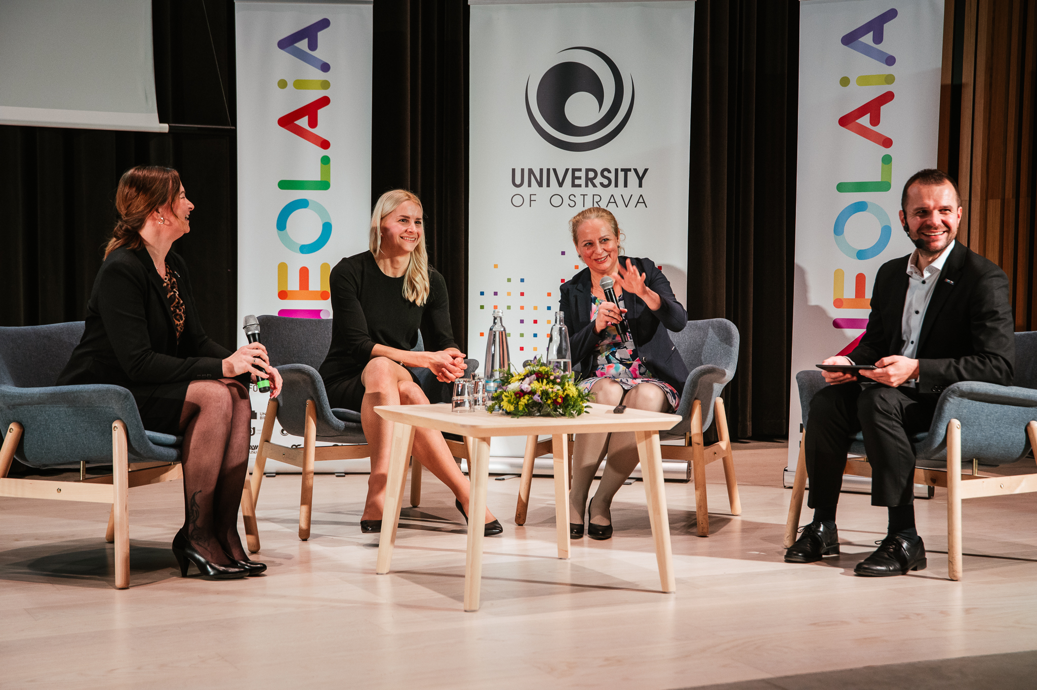 Cesta, jak ještě více propojit univerzitu s&nbsp;mezinárodním prostředím. Projekt aliance NEOLAiA byl na Ostravské univerzitě slavnostně zahájen