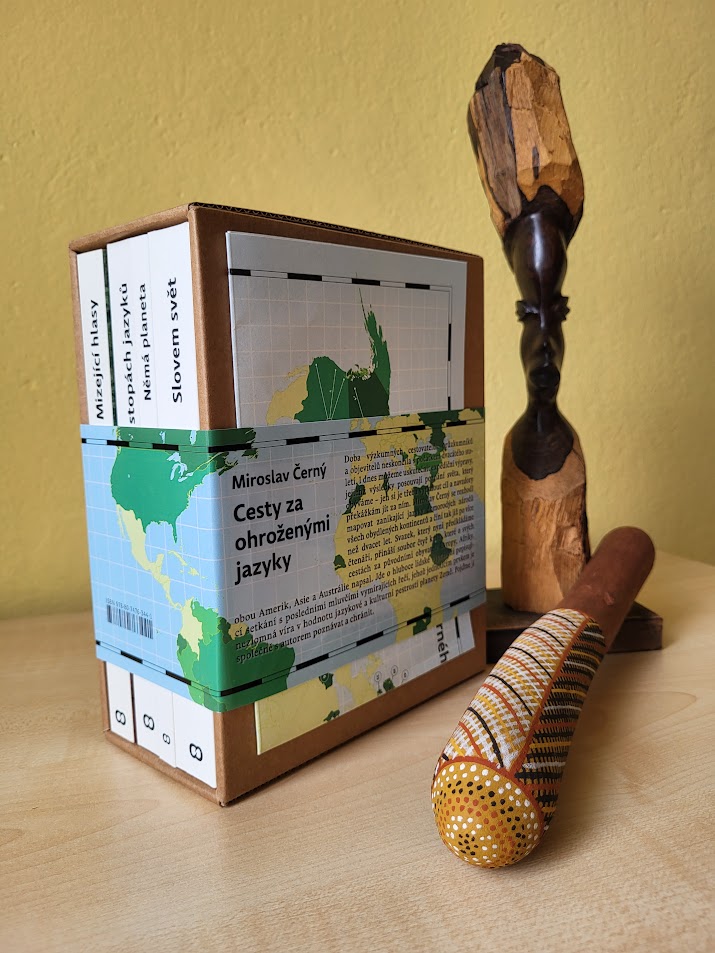 Vydejte se na Cesty za ohroženými jazyky. Vychází čtyřdílný soubor publikací Miroslava Černého z&nbsp;FF OU
