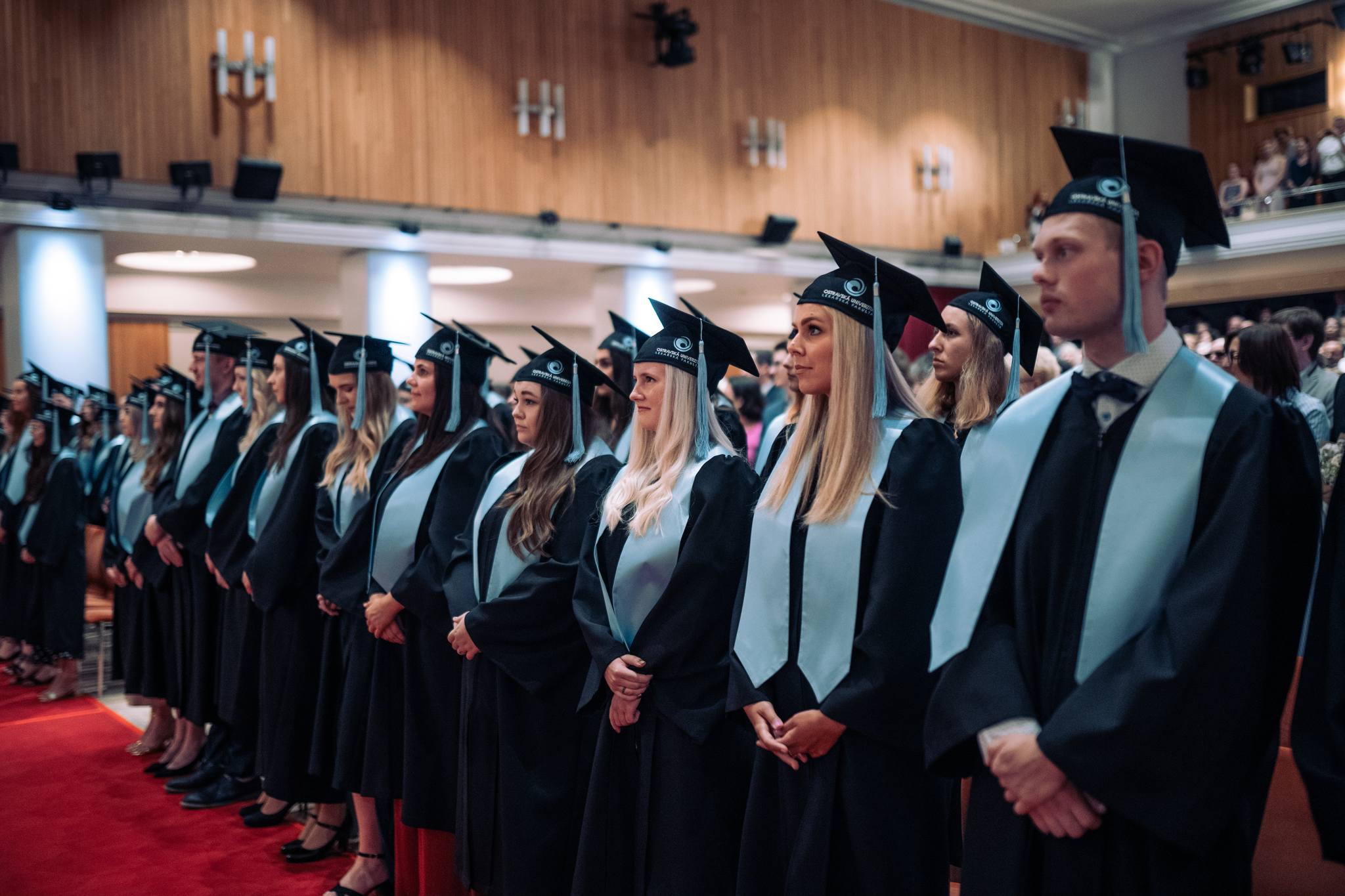 Lékařská fakulta se slavnostně rozloučila s&nbsp;historicky prvními absolventy General Medicine