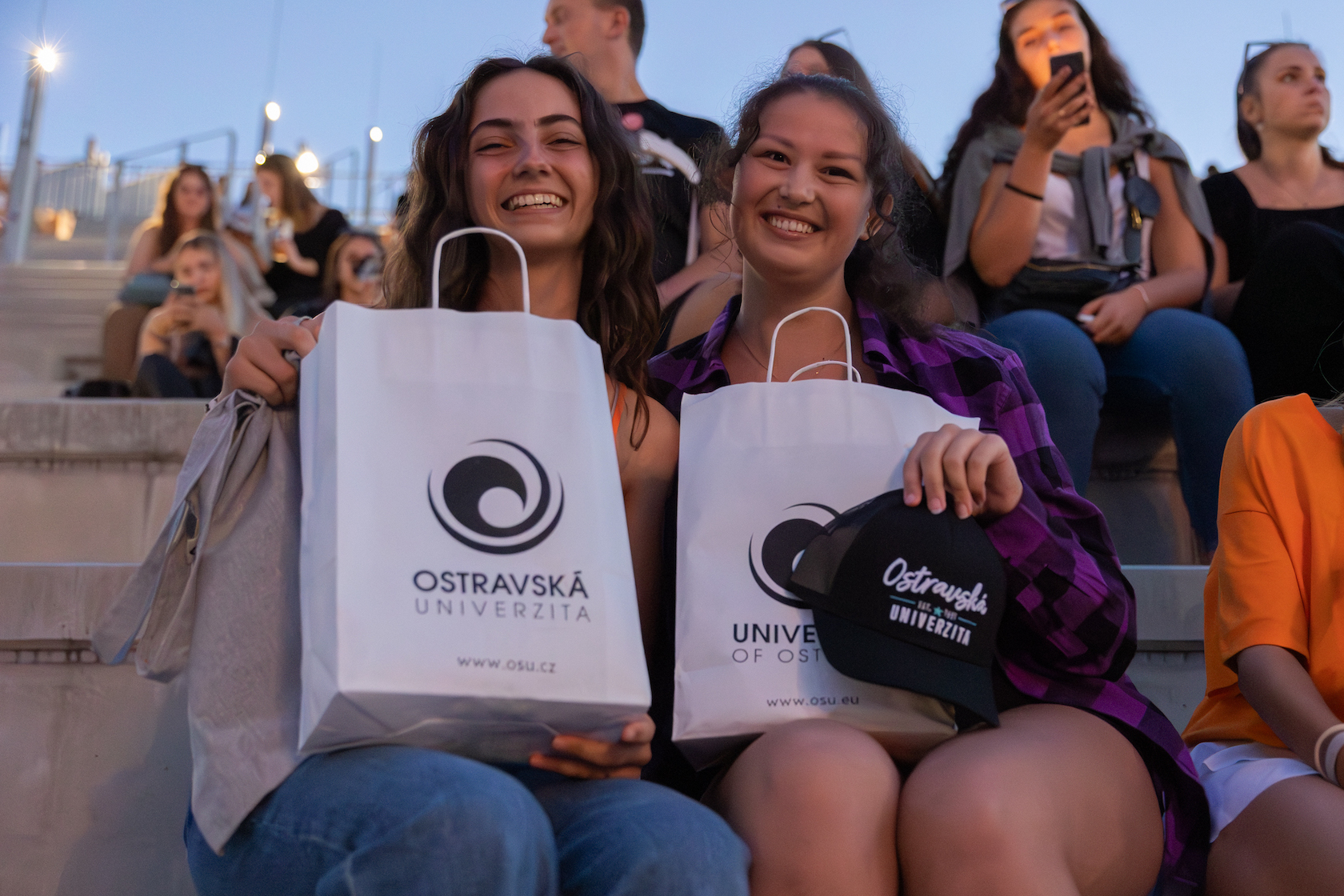 Registrujte se na imatrikulaci do úterní půlnoci. Vyhrát můžete iPad nebo výbavu od Decathlonu za 10 tisíc