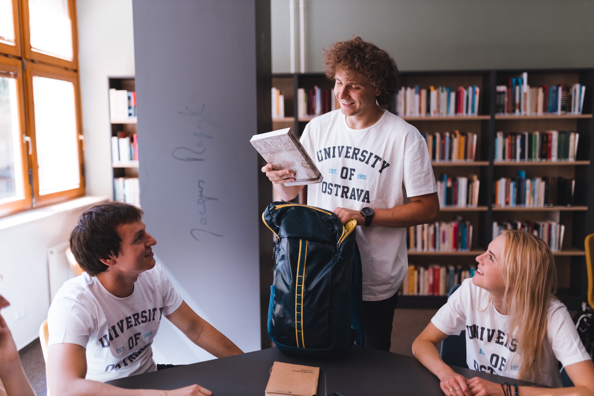 Univerzitní knihovna na Ostravské nabízí mnohem víc než výpůjčku knih. Naučí vás správně citovat nebo poskytne klidné útočiště pro studium