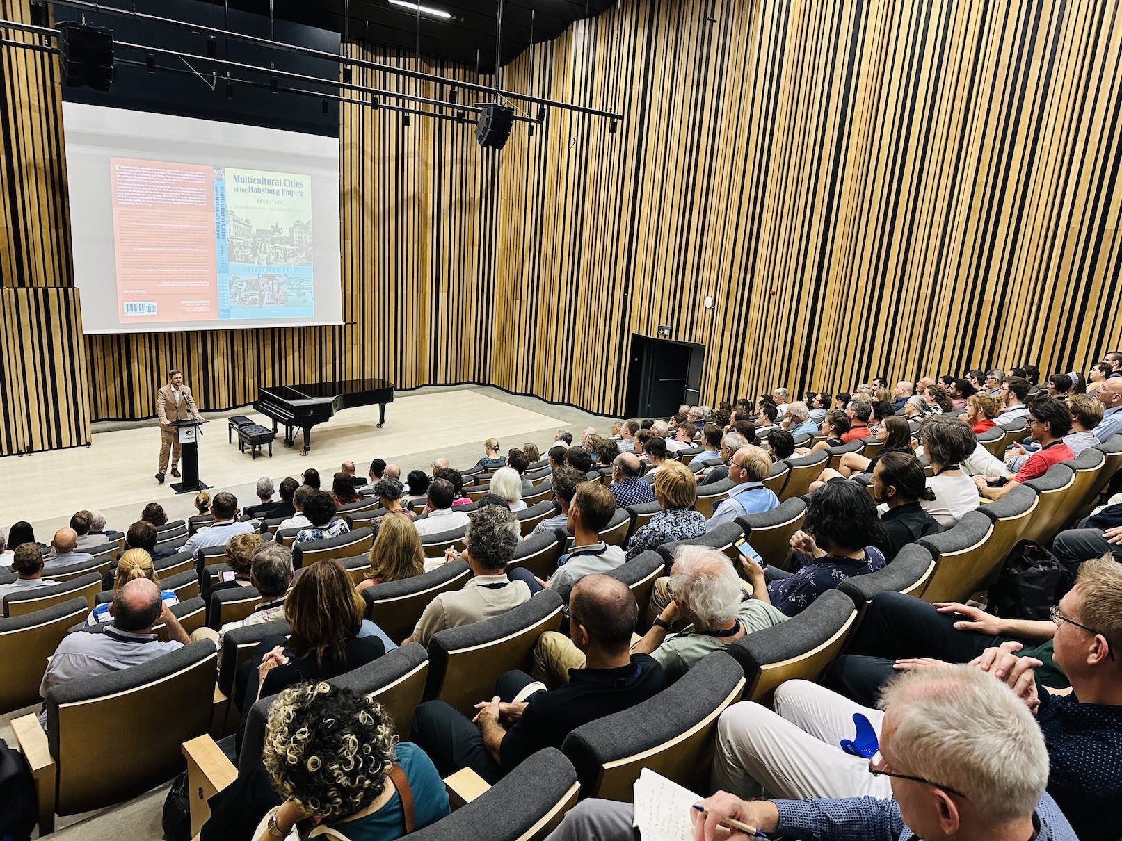 Filozofická fakulta hostila prestižní mezinárodní konferenci EAUH – Města na hranicích
