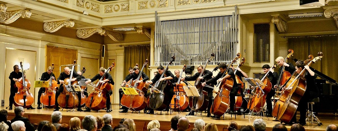 Koncertní řada Fakulty umění pokračuje vánočním koncertem Brněnského kontrabasového orchestru. Koná se 17.&nbsp;prosince