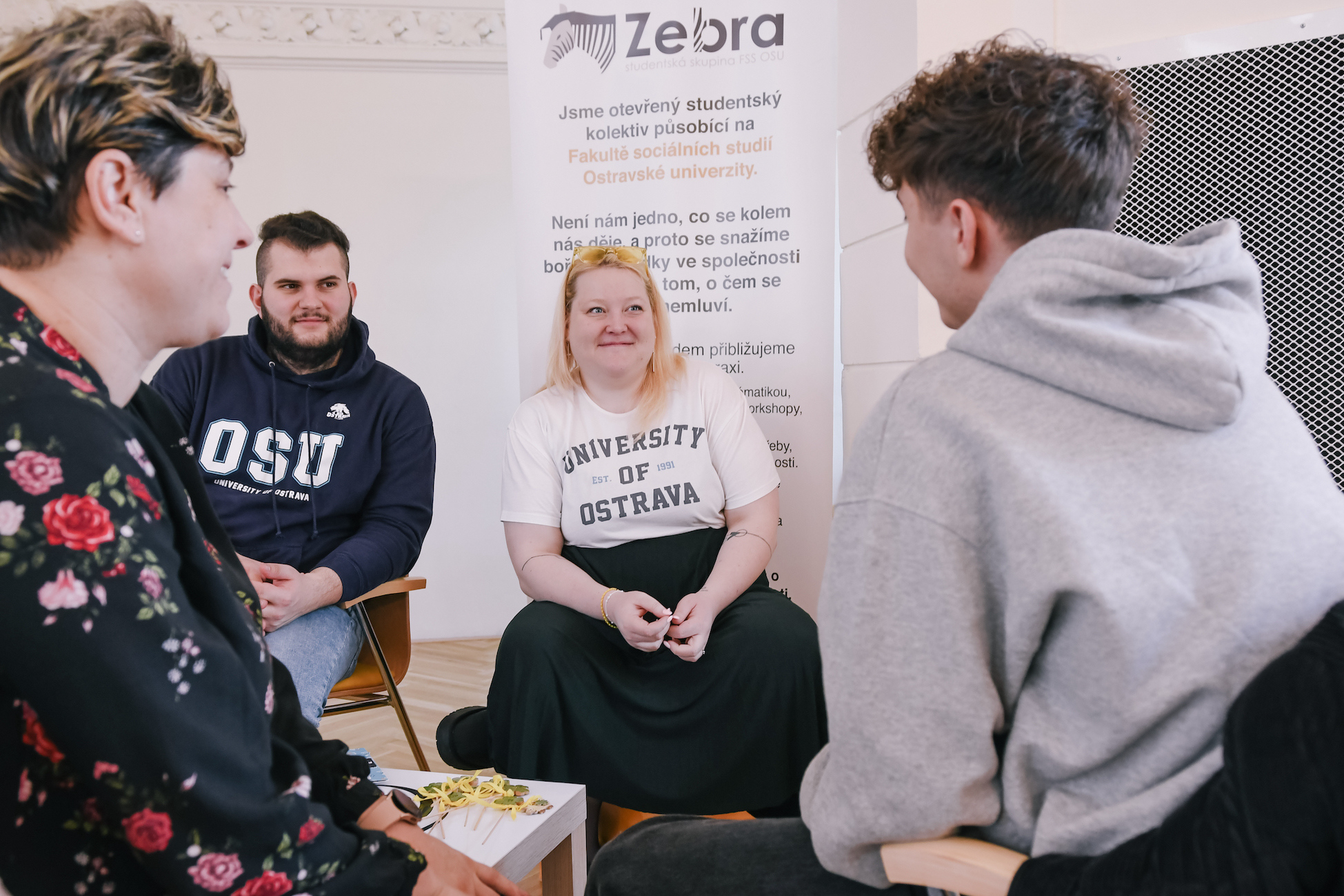 Ušlechtilé poslání v&nbsp;praxi. Zebra z&nbsp;Fakulty sociálních studií pomáhá tam, kde je potřeba