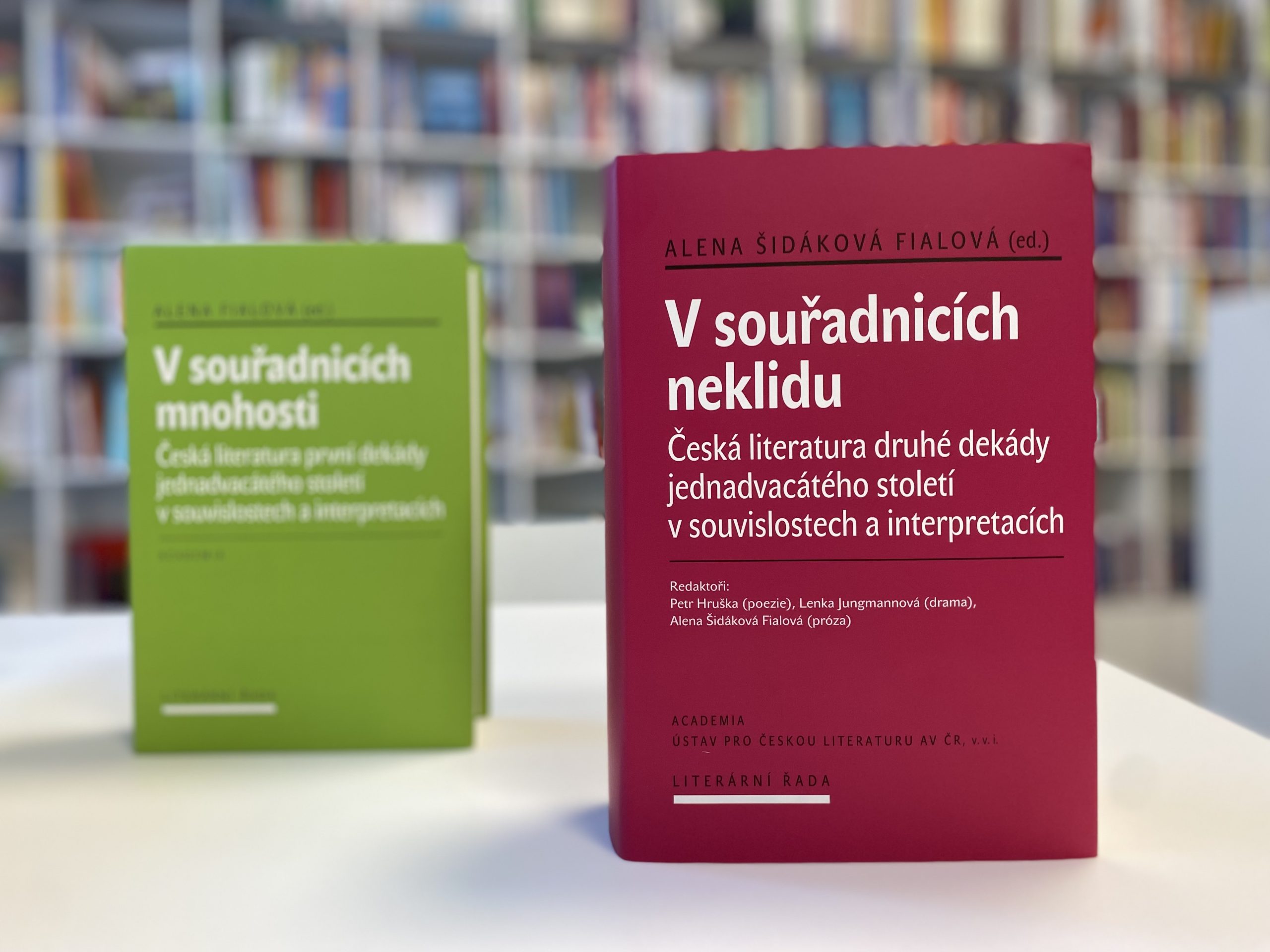 Knihu V&nbsp;souřadnicích neklidu představí v&nbsp;OUshopu její autoři