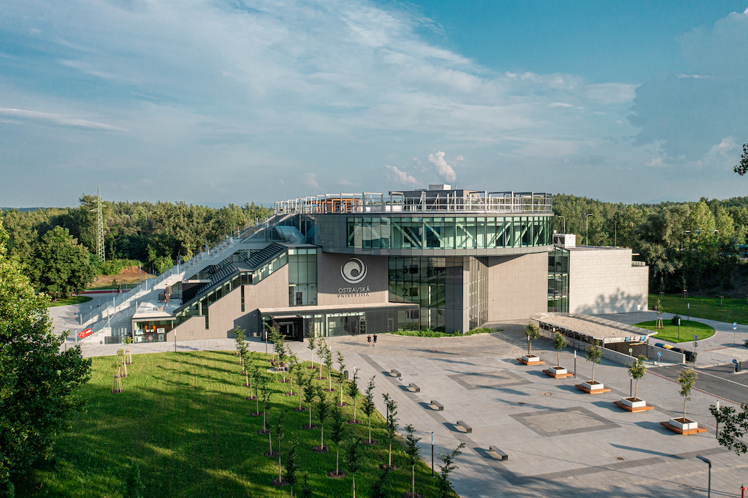 Zapište se do registru dárců kostní dřeně, v&nbsp;City Campusu OU bude mobilní náborové místo