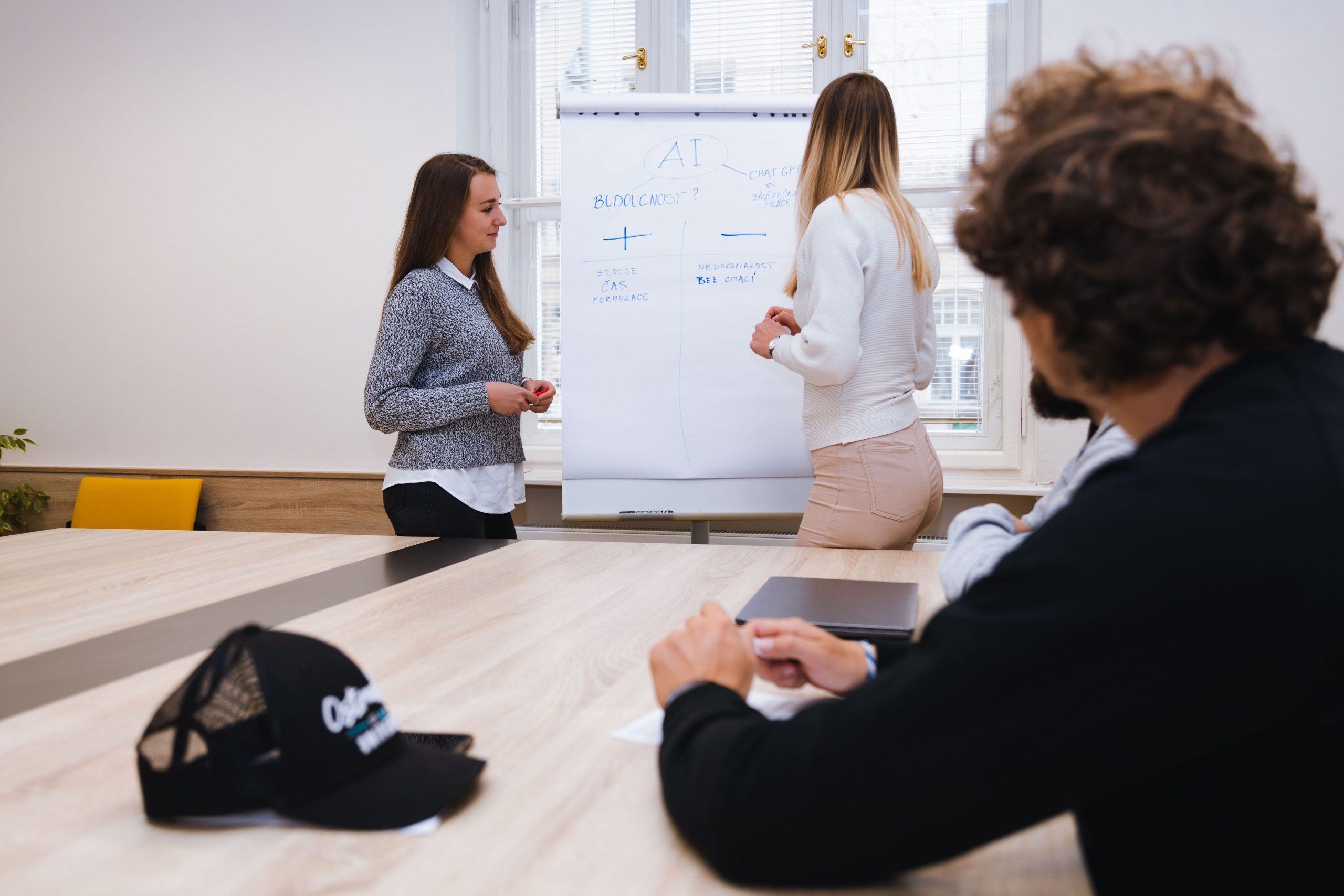 Začněte podnikat s&nbsp;BizOU. Pro 12 studujících je připraven program na podporu podnikání