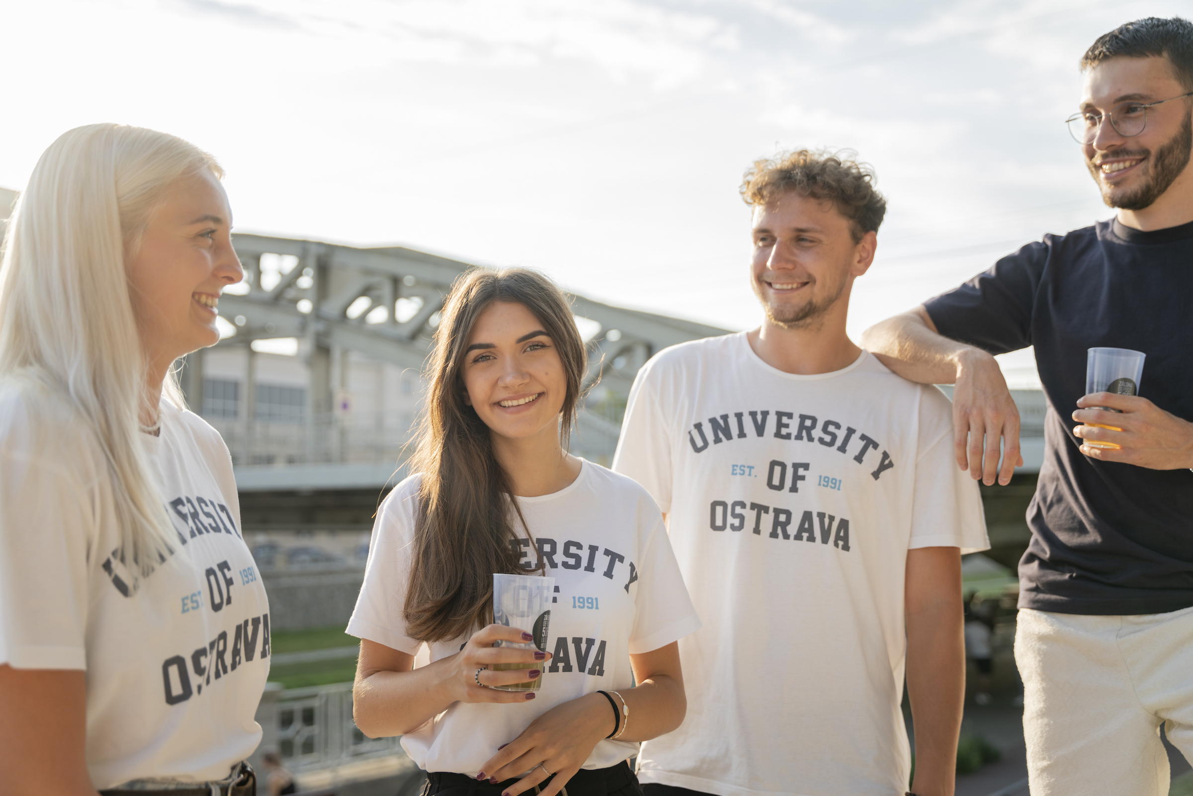 Zájemci o&nbsp;studium na Ostravské univerzitě mají čas podat si přihlášku už jen do 15.&nbsp;března