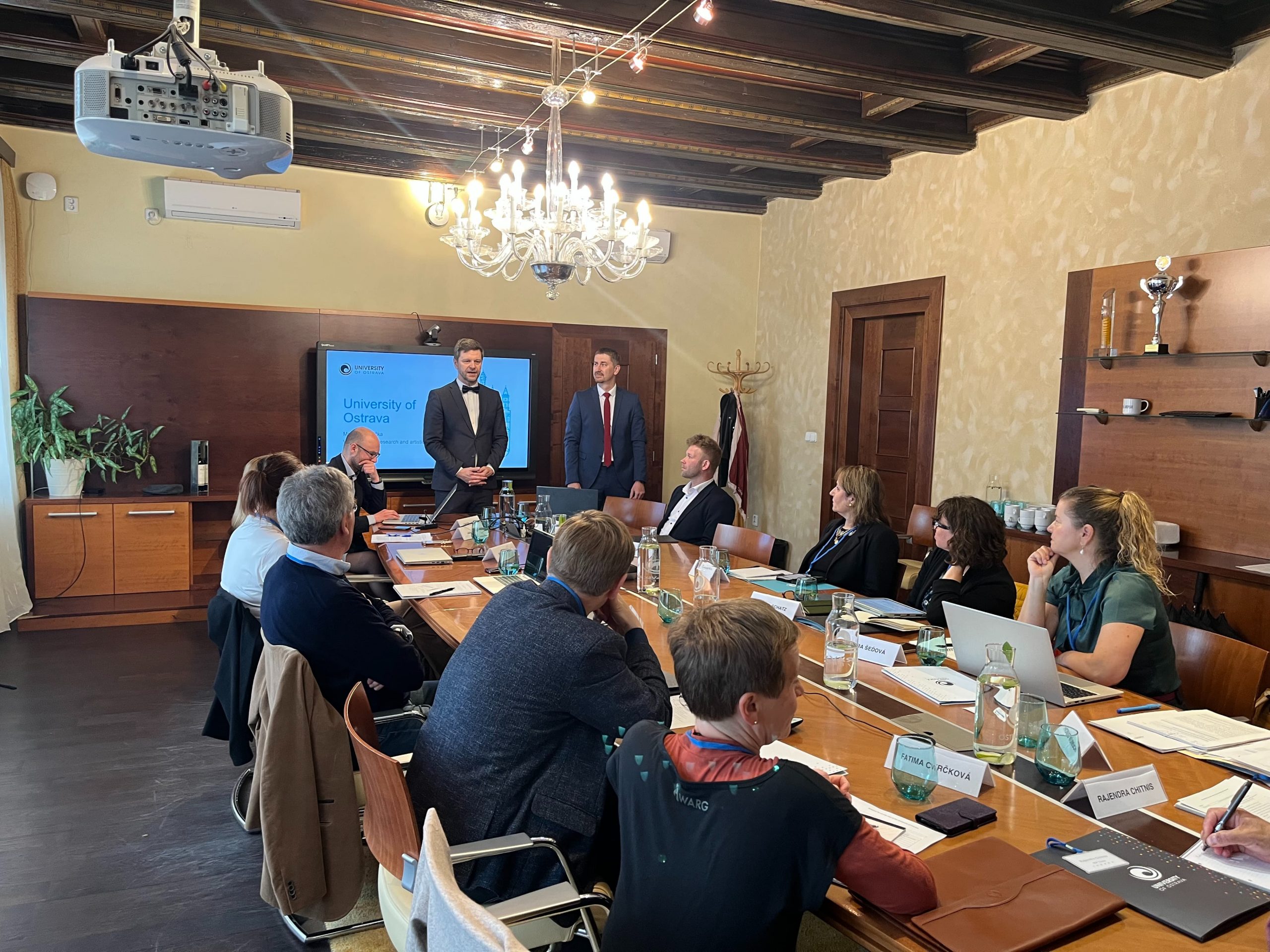 Ostravská univerzita prochází pětiletým hodnocením, navštívil ji Mezinárodní evaluační panel