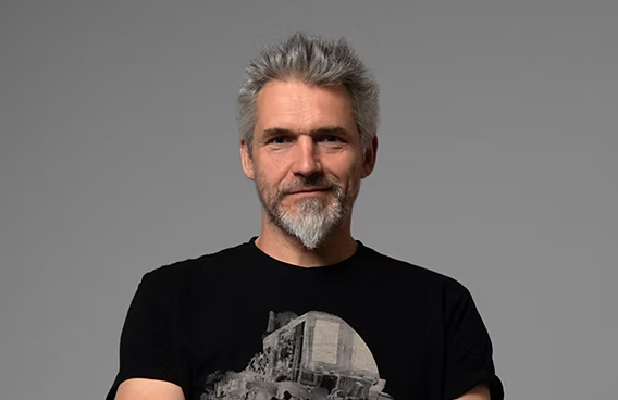 Nahlédněte za oponu tvorby Libora Novotného