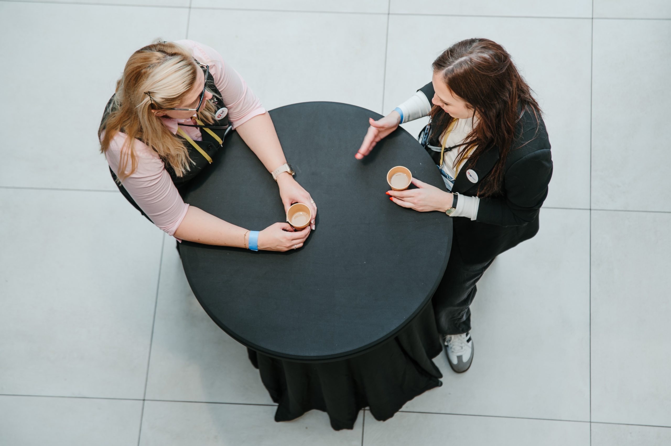 Rádi byste se poradili se staršími spolužáky? Tutorský klub OU je tady pro vás