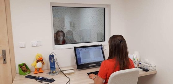 Péče o&nbsp;sluch začíná už u&nbsp;útlém věku, upozorňují výzkumníci LERCO