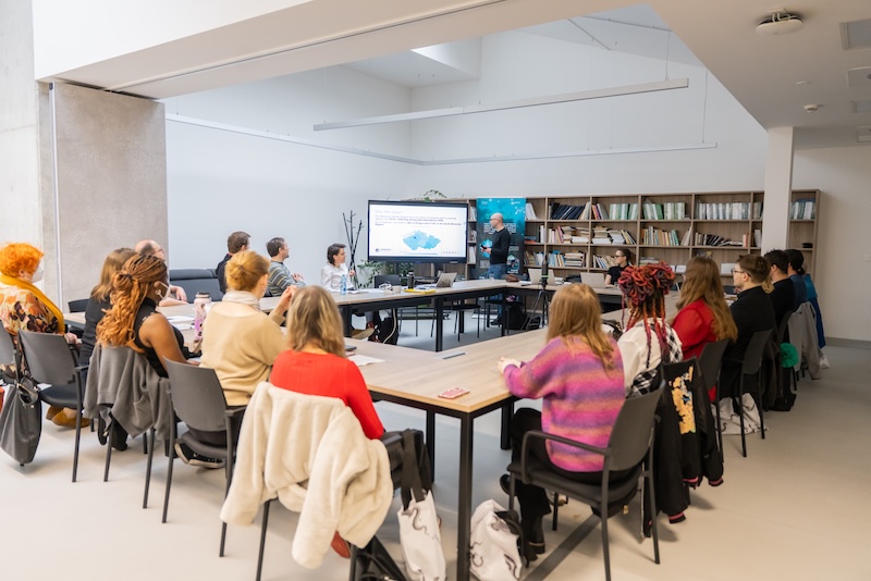 Studenti první generace: Potřebují individuální vedení?