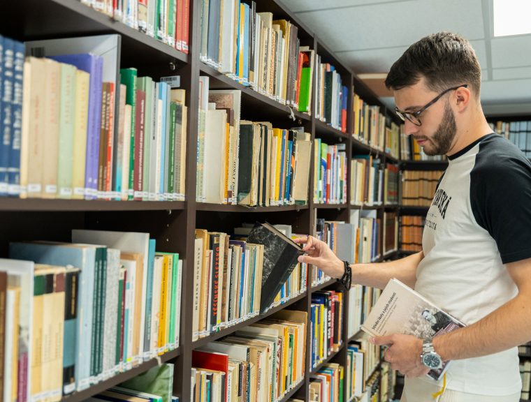Univerzitní knihovna je tu pro všechny zaměstnance. Od září s&nbsp;novým knihovním řádem