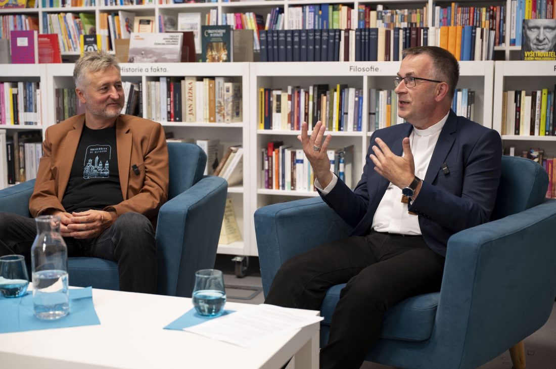 Biskup Martin David: Společnost bez hodnot je cesta špatným směrem