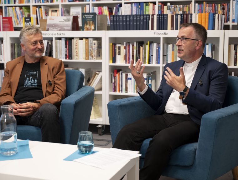 Biskup Martin David: Společnost bez hodnot je cesta špatným směrem